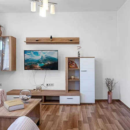 Four-bedroom In بيت للعطل *