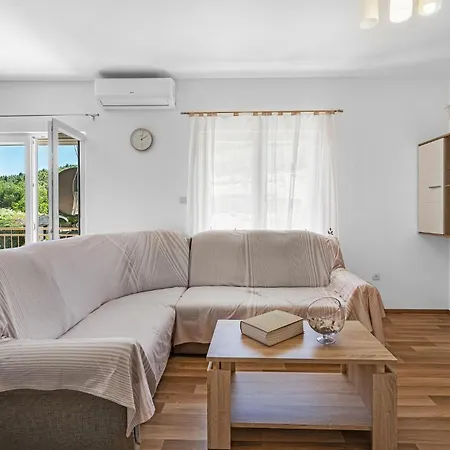 Four-bedroom In Slivno (Sibenik-Knin)