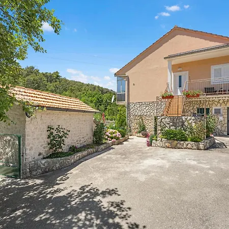 بيت للعطل Four-bedroom In Slivno (Sibenik-Knin)