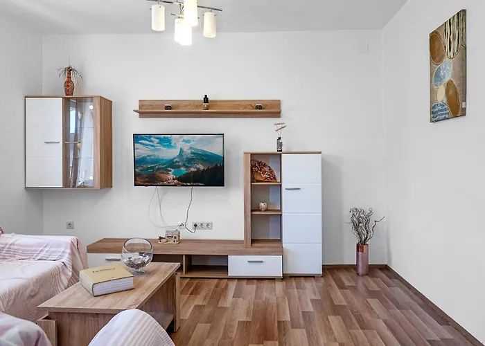 Four-bedroom In Σπίτι διακοπών *