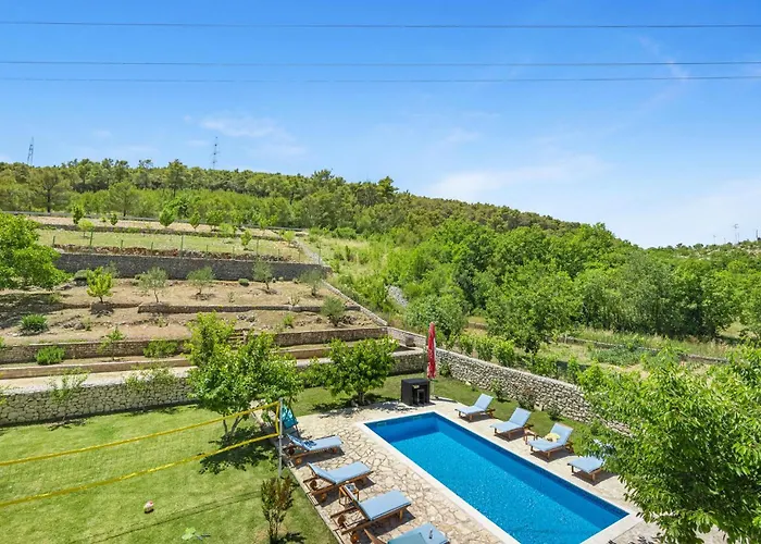 Σπίτι διακοπών Four-bedroom In *