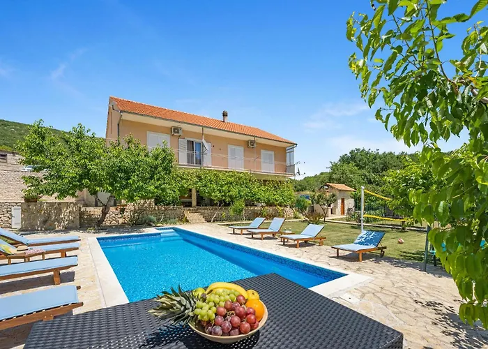 Four-bedroom In Σπίτι διακοπών *