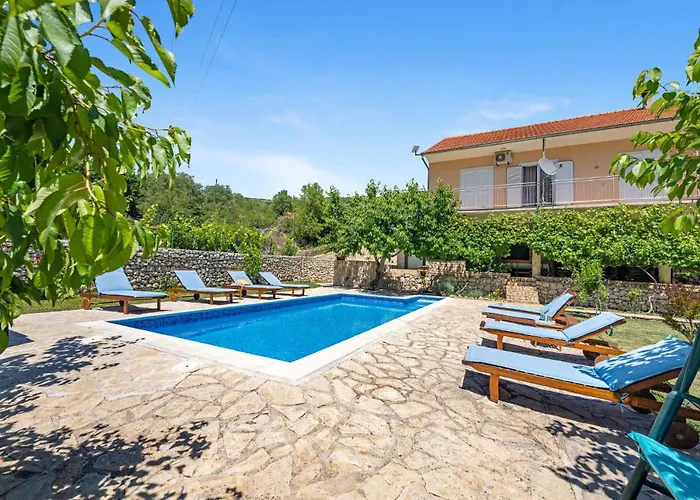 Σπίτι διακοπών Four-bedroom In *