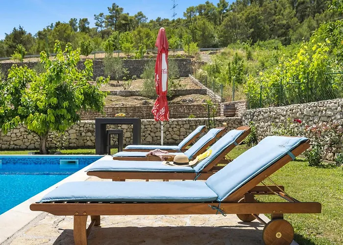 Σπίτι διακοπών Four-bedroom In *