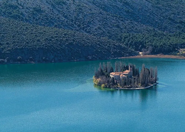 Four-bedroom In Σπίτι διακοπών *