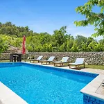 Four-bedroom In Casa vacanze Slivno (Sibenik-Knin)