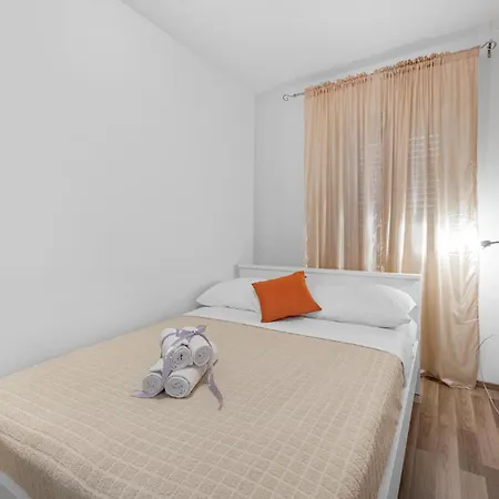 Four-bedroom In * Slivno (Sibenik-Knin)