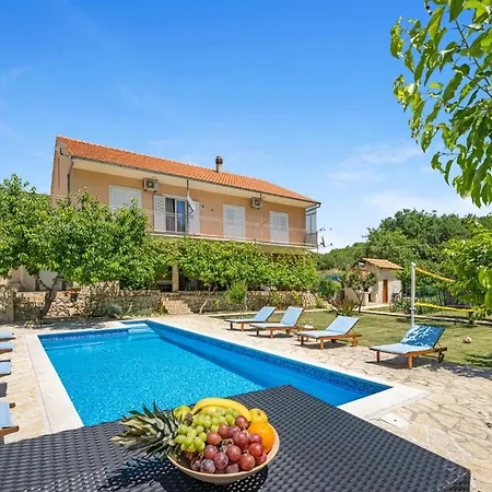 Four-bedroom In Semesterbostad *