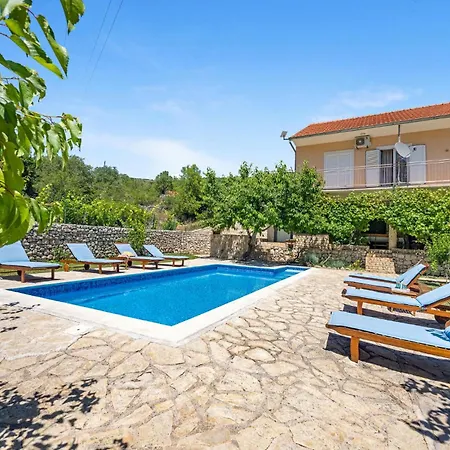 Nyaraló Four-bedroom In *