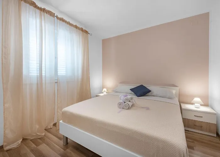 別荘 Four-bedroom In Slivno