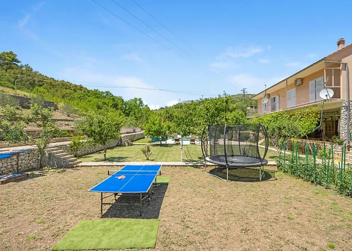 別荘 Four-bedroom In